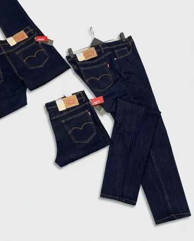 HIGH QUALITY PLAIN STRAIGHT CUT JEANS